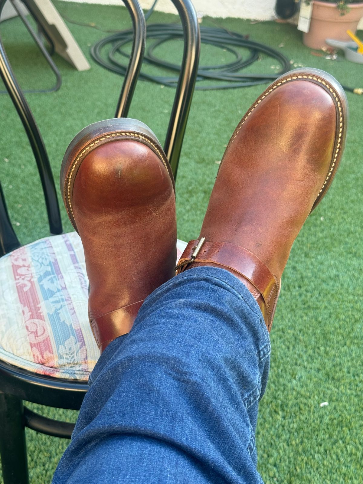 Photo by BamaBoyinTx on November 10, 2024 of the John Lofgren S&S X John Lofgren DEVIL'S CAUSEWAY HORSEHIDE ENGINEER BOOT in Shinki Dark Cherry Oiled Horsebutt.
