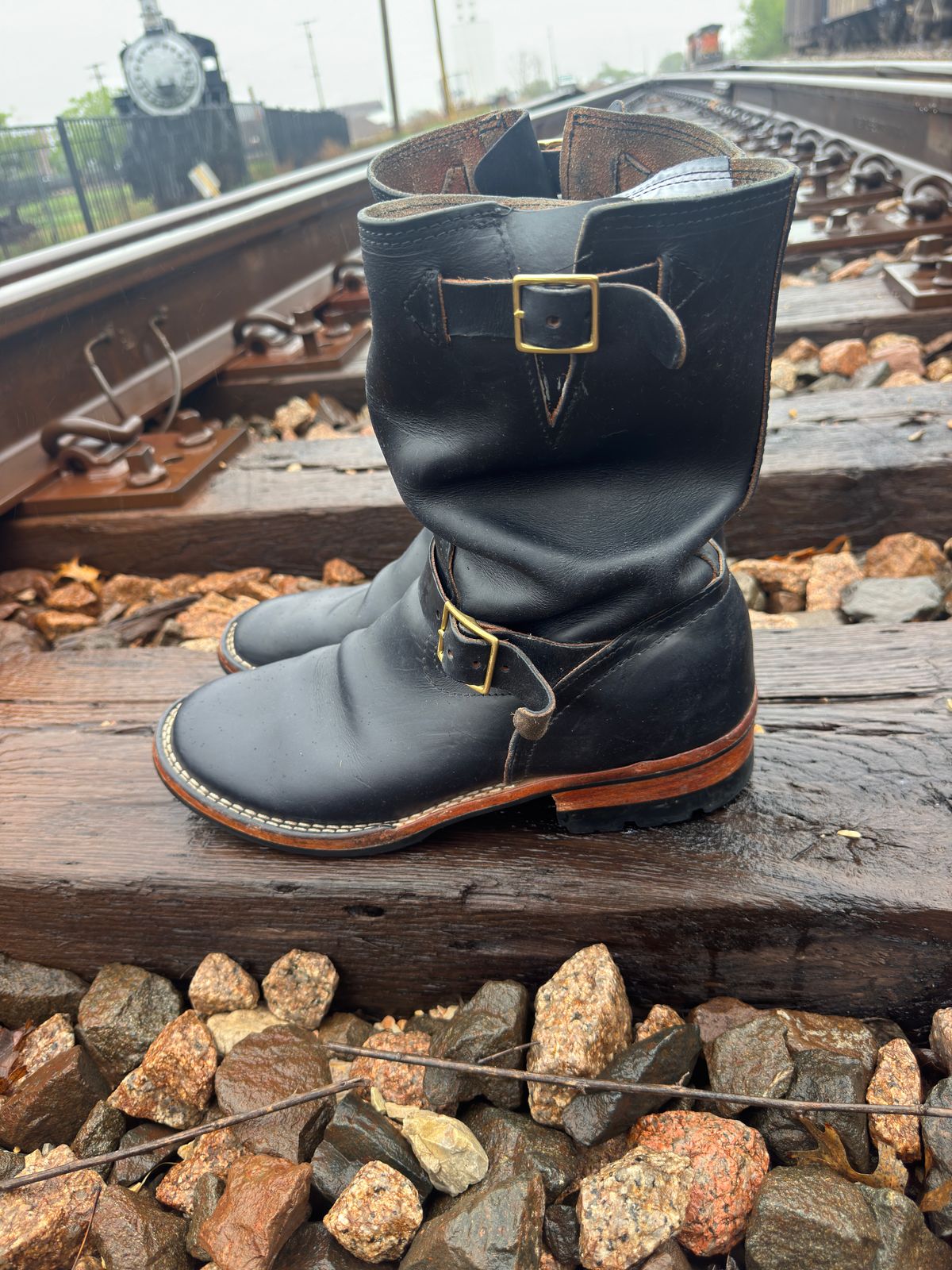 Photo by BamaBoyinTx on April 4, 2025 of the Nicks StationMaster in Wickett & Craig Double Stuffed Navy.