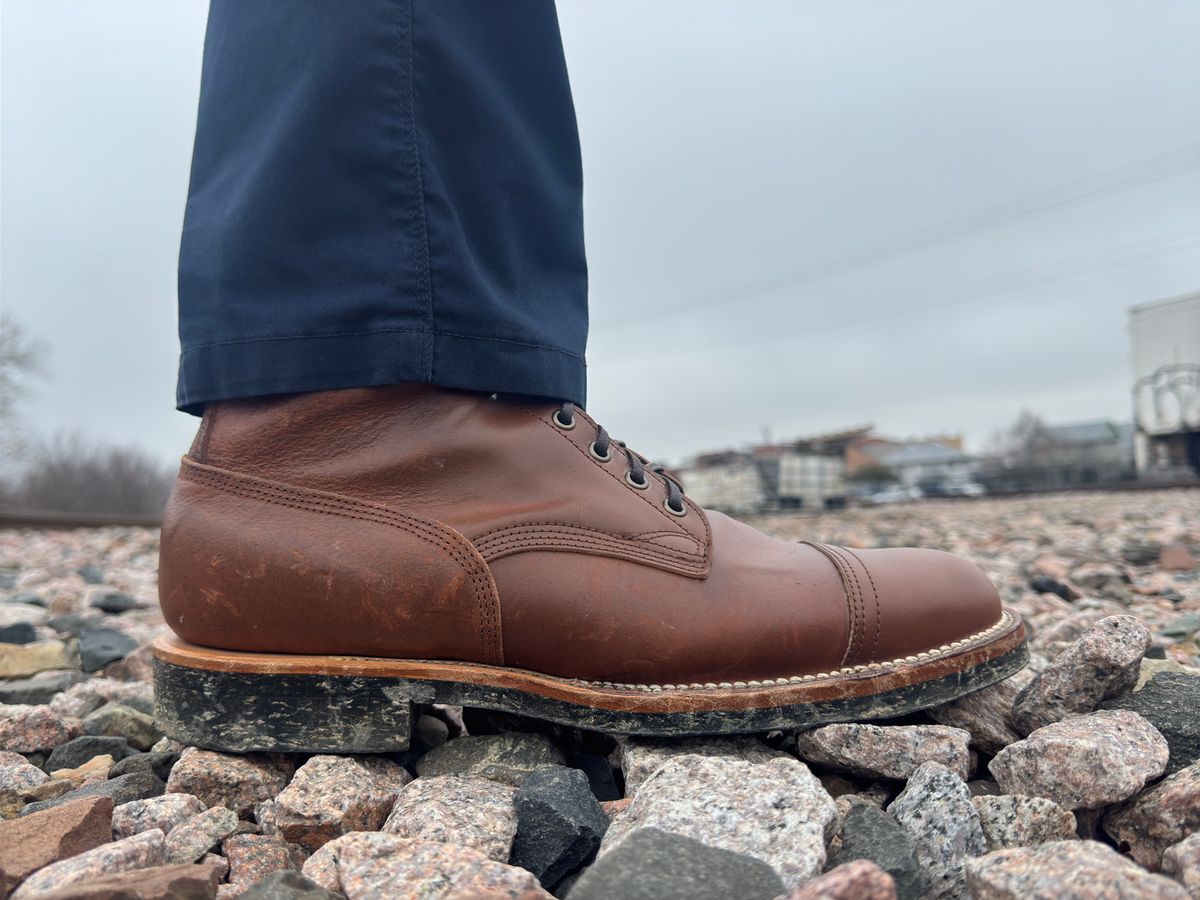 Photo by BamaBoyinTx on February 15, 2025 of the Viberg Bobcat in Horween Brown Waxed Flesh Horsebutt & Horween Black Waxed Flesh.