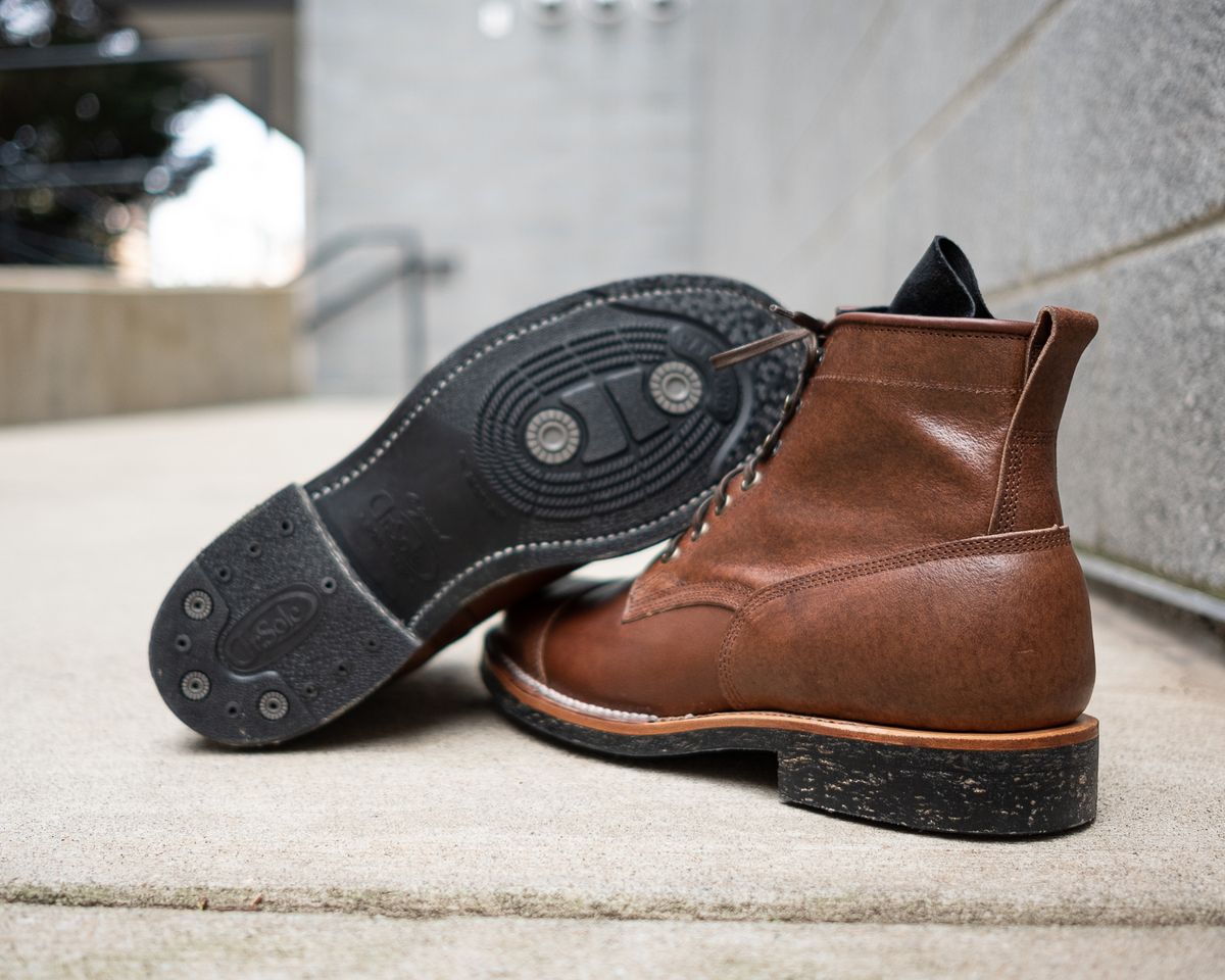 Photo by BamaBoyinTx on February 13, 2025 of the Viberg Bobcat in Horween Brown Waxed Flesh Horsebutt & Horween Black Waxed Flesh.