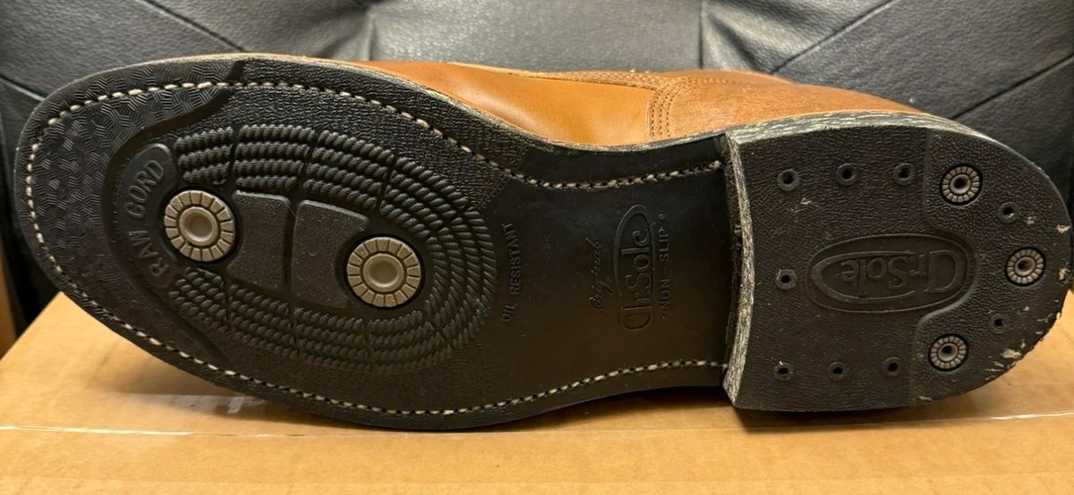 Photo by BamaBoyinTx on February 16, 2025 of the Viberg Bobcat in Horween Brown Waxed Flesh Horsebutt & Horween Black Waxed Flesh.