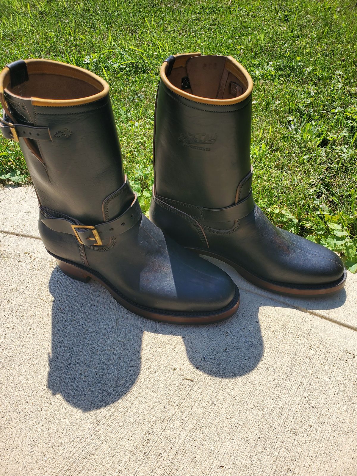 Photo by benderschweiz on July 5, 2025 of the Role Club Engineer Boots in Shinki Hand-Finished Black Horsehide.