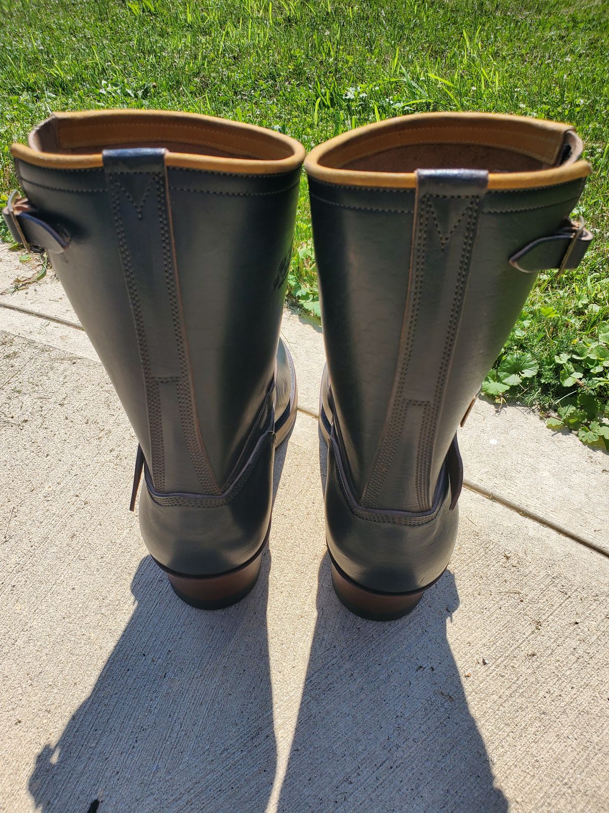 Photo by benderschweiz on July 5, 2025 of the Role Club Engineer Boots in Shinki Hand-Finished Black Horsehide.