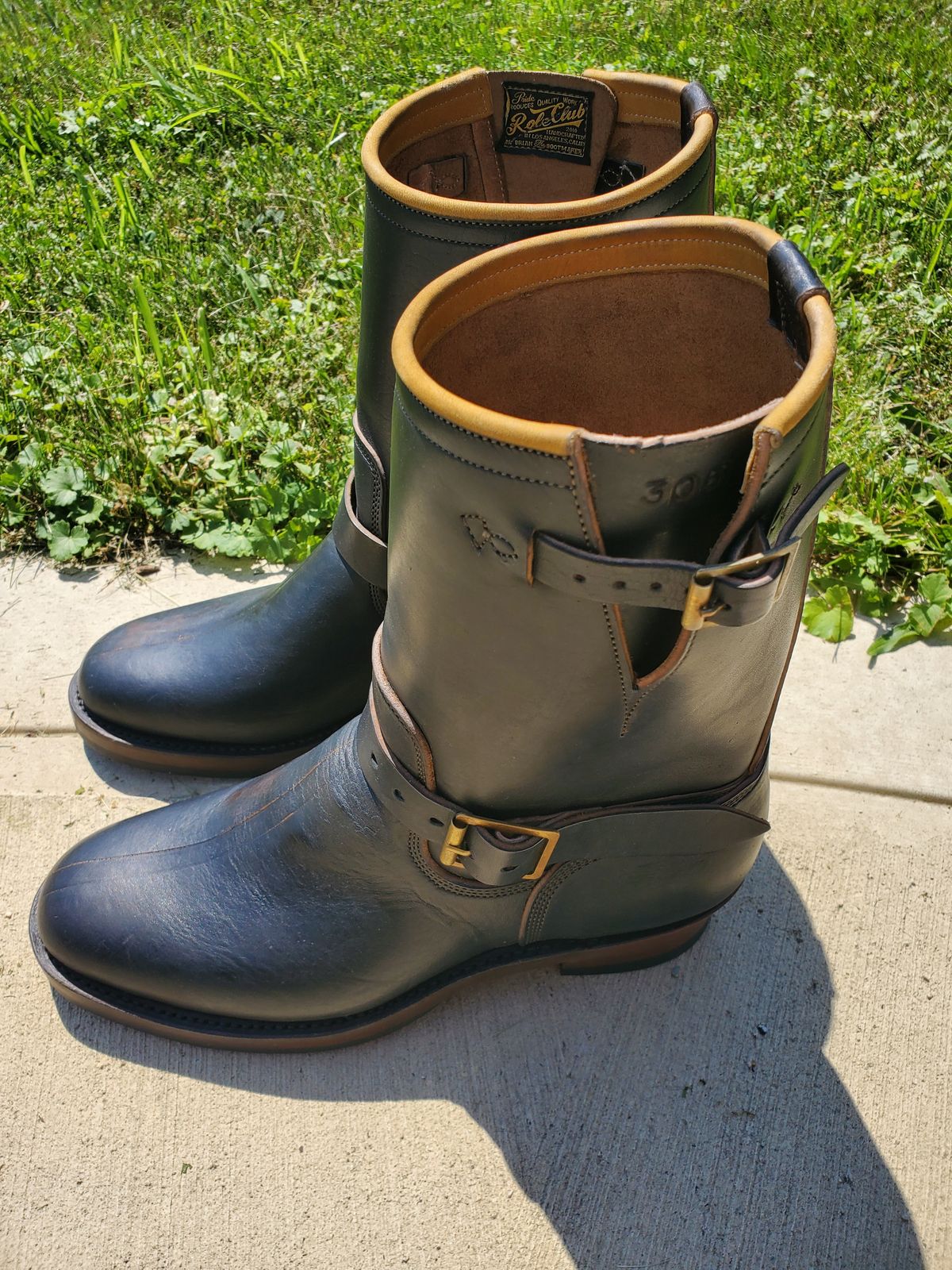 Photo by benderschweiz on July 5, 2025 of the Role Club Engineer Boots in Shinki Hand-Finished Black Horsehide.