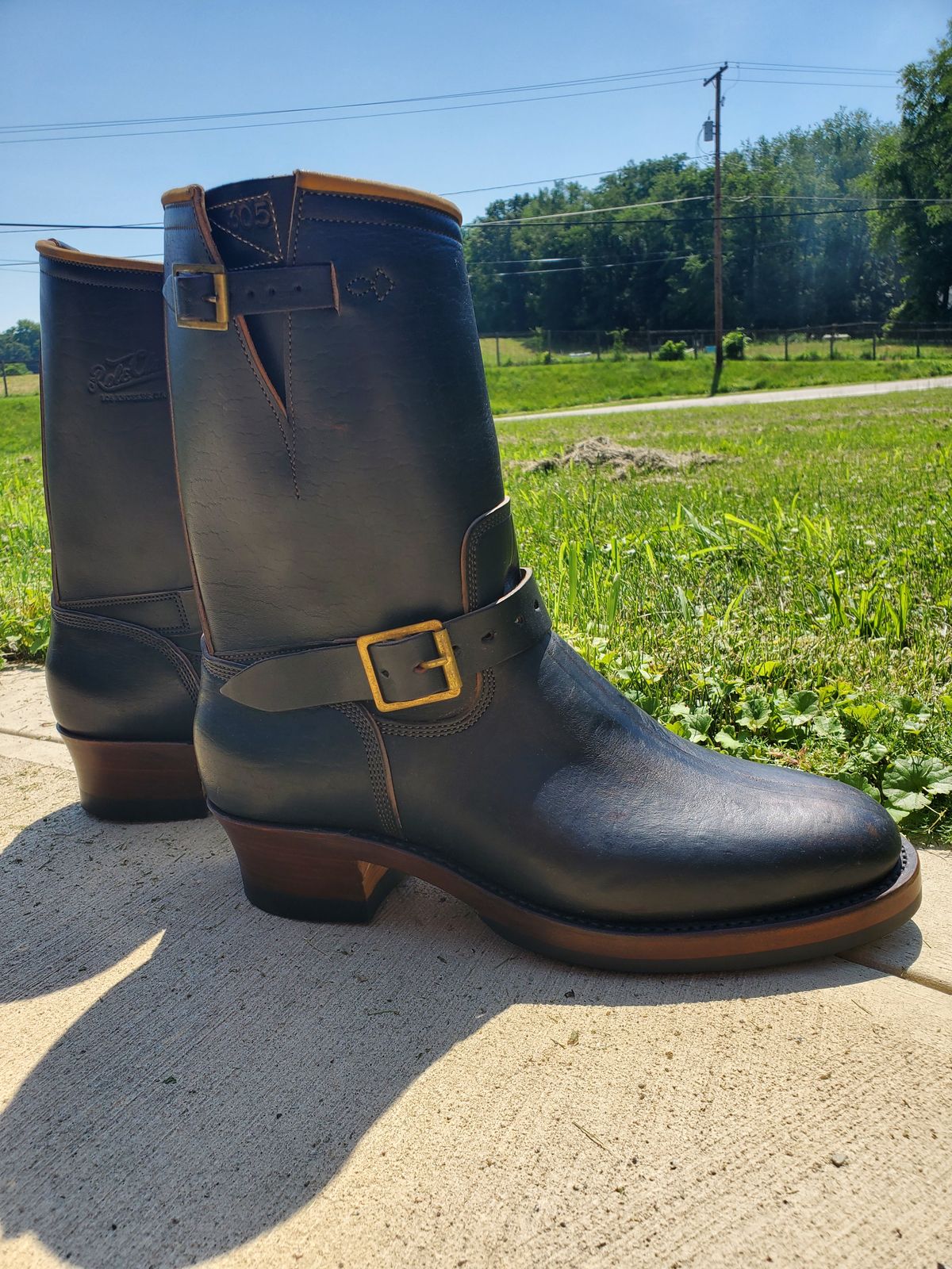 Photo by benderschweiz on July 5, 2025 of the Role Club Engineer Boots in Shinki Hand-Finished Black Horsehide.