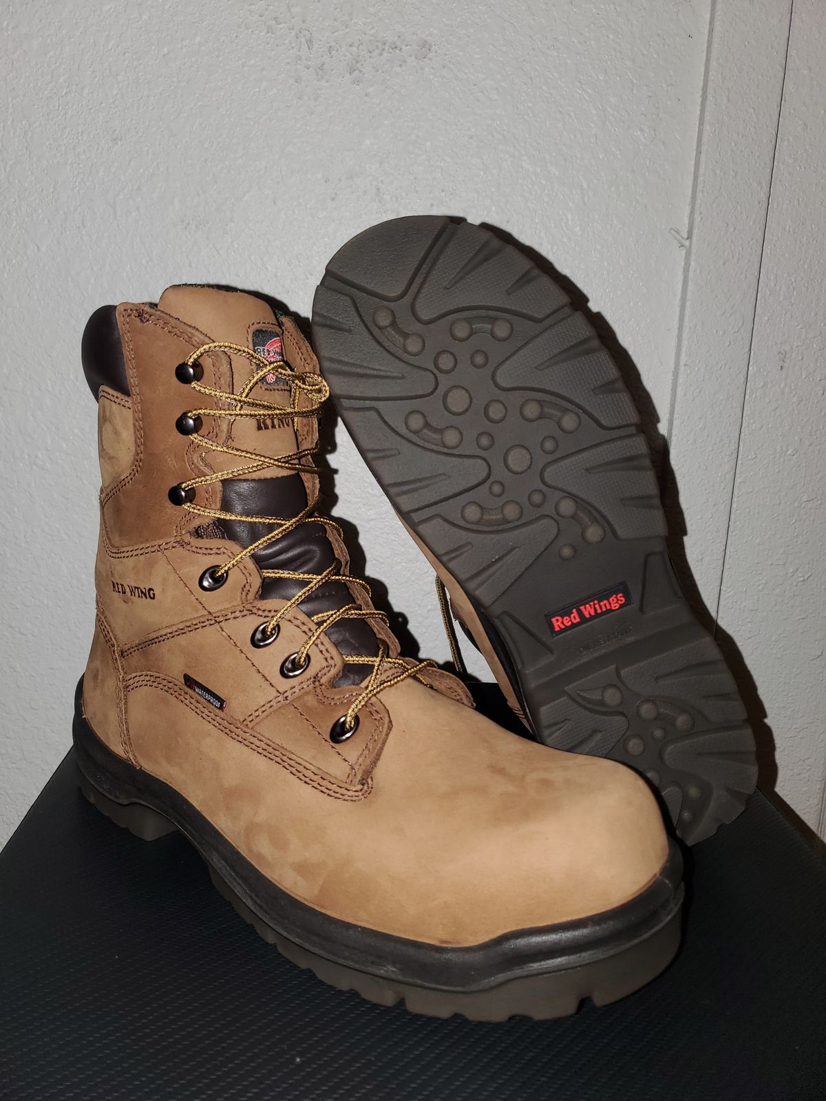 Photo by eric.w on November 5, 2024 of the Red Wing Red Wing / 2280 King Toe in Nubuck, Waterproof And Waxed.