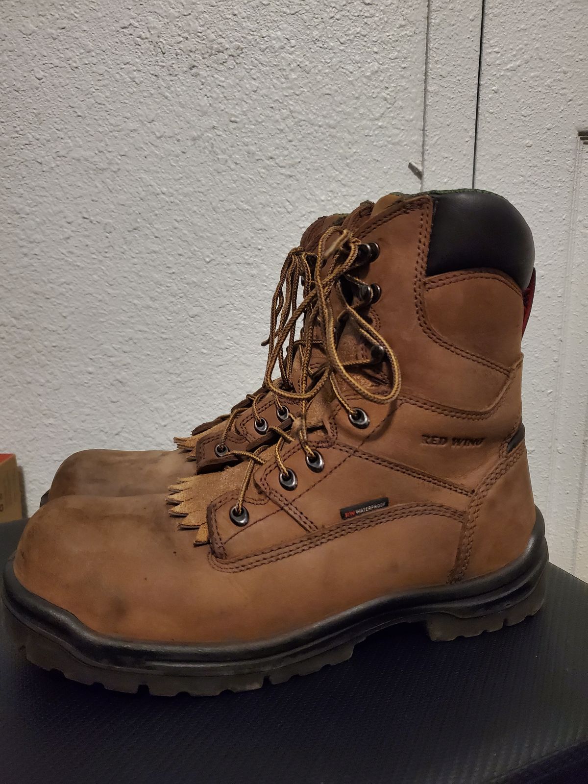 Photo by eric.w on November 13, 2024 of the Red Wing Red Wing / 2280 King Toe in Nubuck, Waterproof And Waxed.