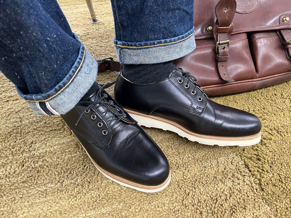 Photo by ewolarsky on October 8, 2024 of the Rancourt & Co. Dirigo Derby in Horween Black Chromexcel.