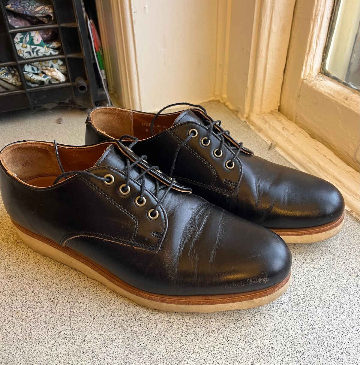 Photo by ewolarsky on November 29, 2024 of the Rancourt & Co. Dirigo Derby in Horween Black Chromexcel.