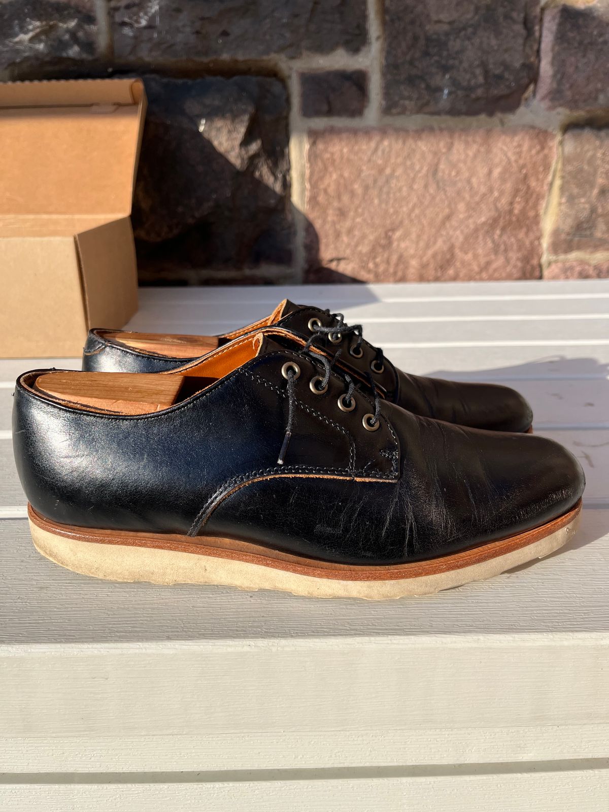 Photo by ewolarsky on January 2, 2025 of the Rancourt & Co. Dirigo Derby in Horween Black Chromexcel.