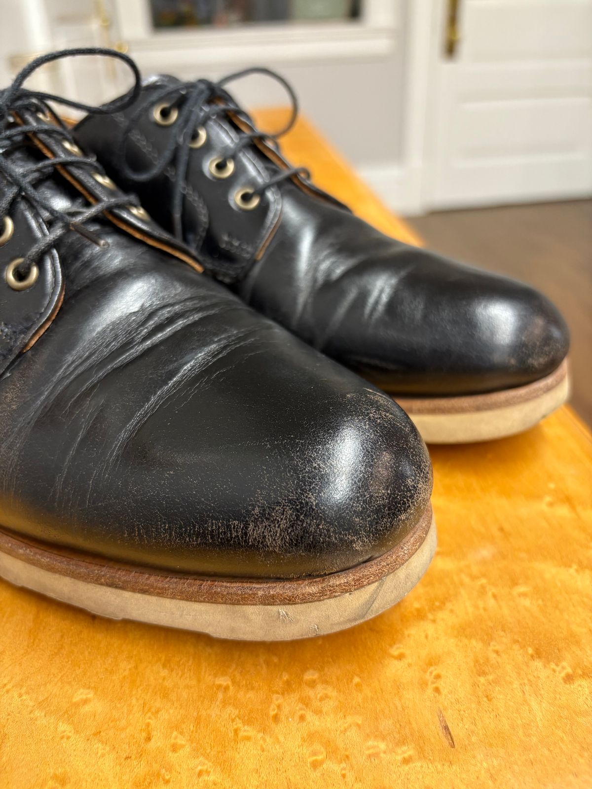 Photo by ewolarsky on April 3, 2025 of the Rancourt & Co. Dirigo Derby in Horween Black Chromexcel.