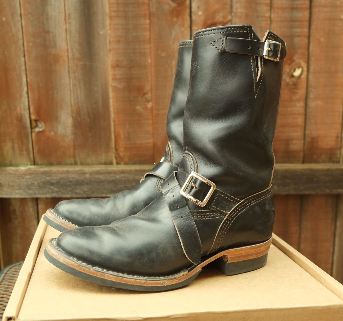 Photo by lurk on December 4, 2025 of the Wesco Mister Lou in Horween Black Chromexcel Horsehide.