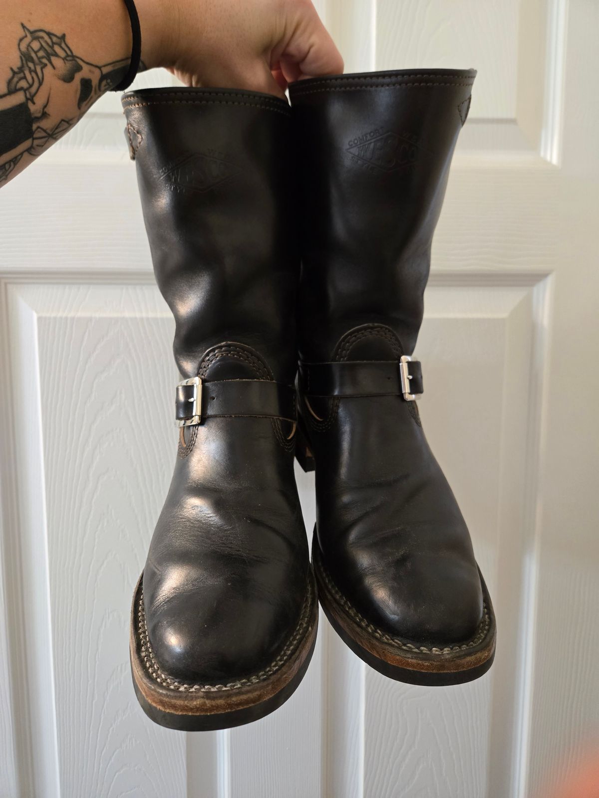 Photo by lurk on January 4, 2026 of the Wesco Mister Lou in Horween Black Chromexcel Horsehide.