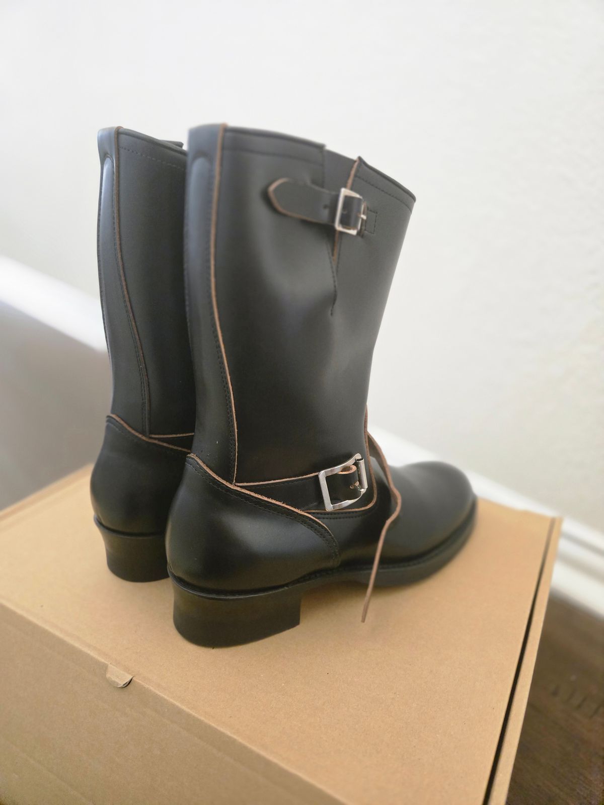 Photo by lurk on September 18, 2025 of the Attractions Biltbuck Engineer Boots Lot.269 in Steerhide.
