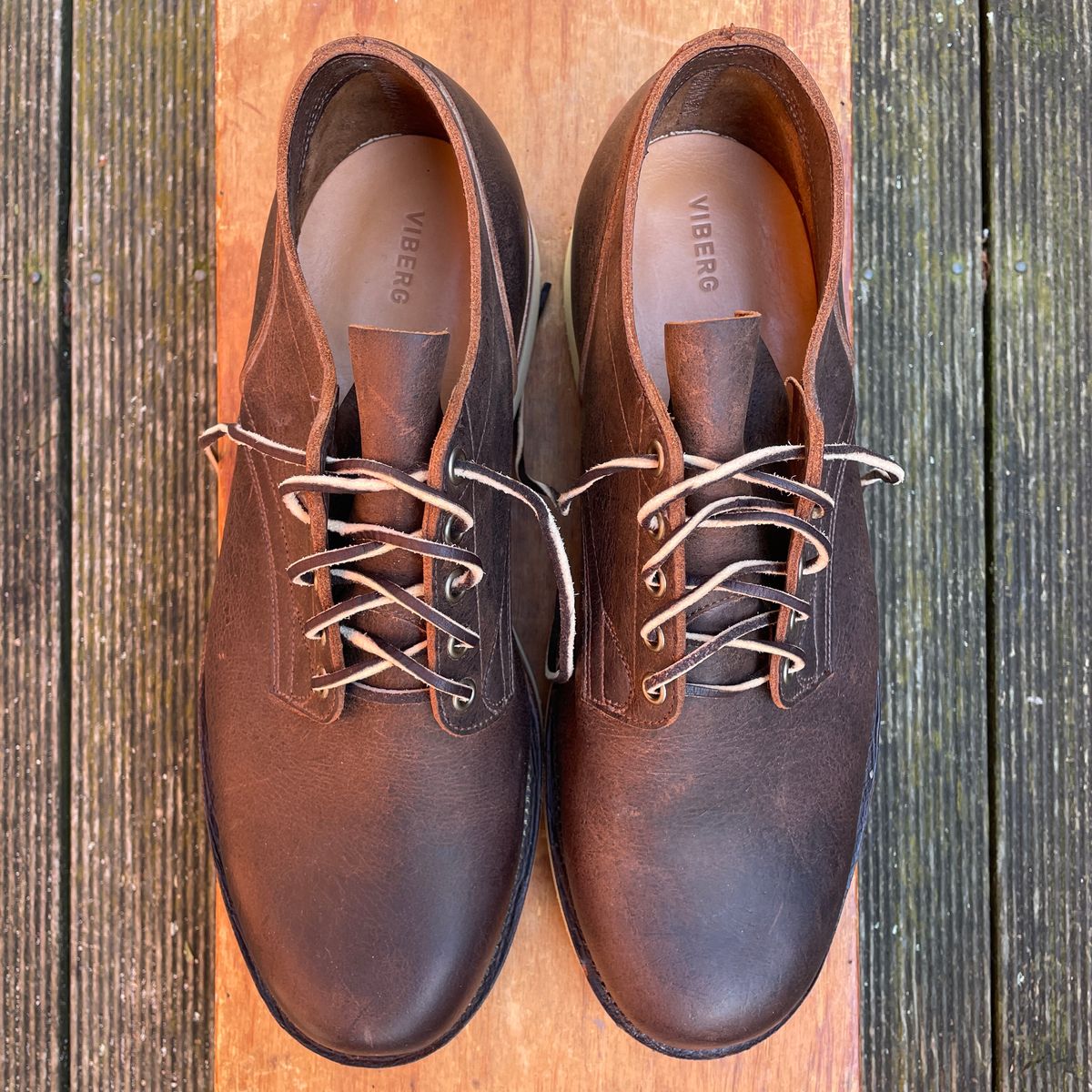 Photo by roycehamptontho on October 1, 2024 of the Viberg 145 Oxford in C.F. Stead Zulu Waxed Kudu.