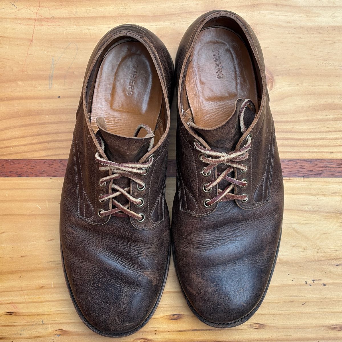 Photo by roycehamptontho on October 2, 2025 of the Viberg 145 Oxford in C.F. Stead Zulu Waxed Kudu.