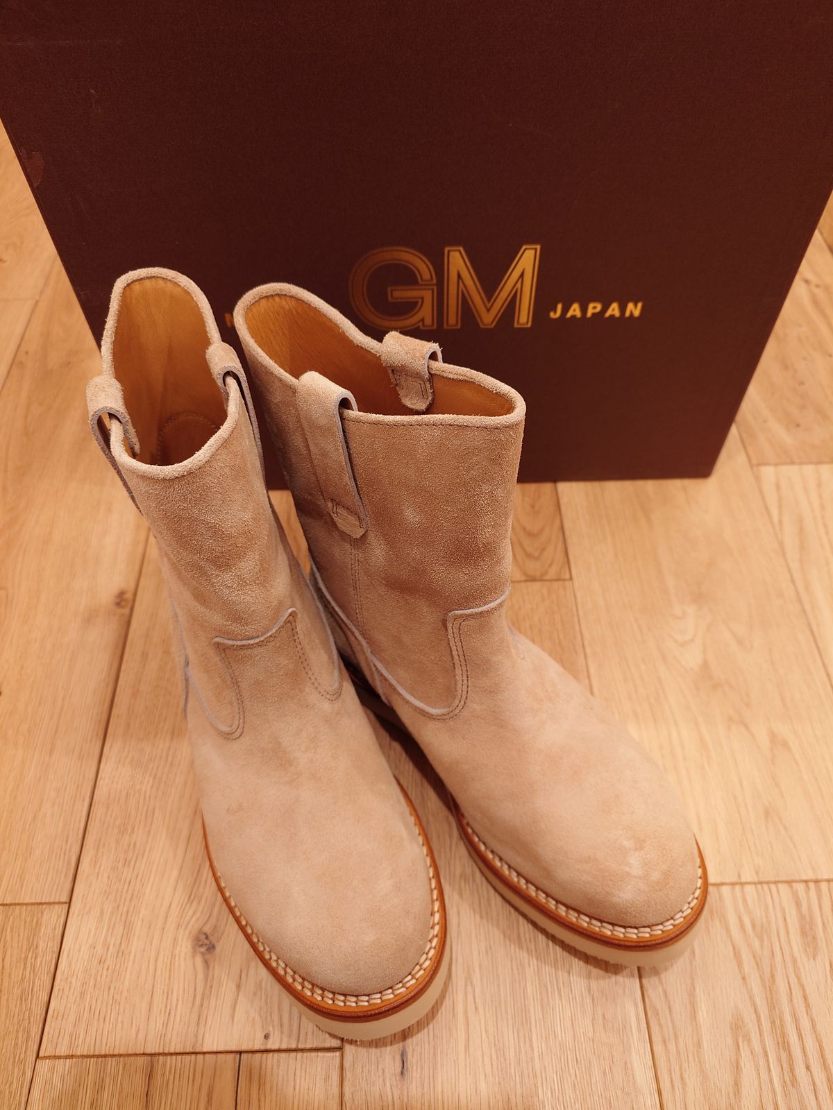 Photo by life.is.babe on January 1, 2025 of the MADE IN GM JAPAN Pecos Boots in Horween Calico Suede.