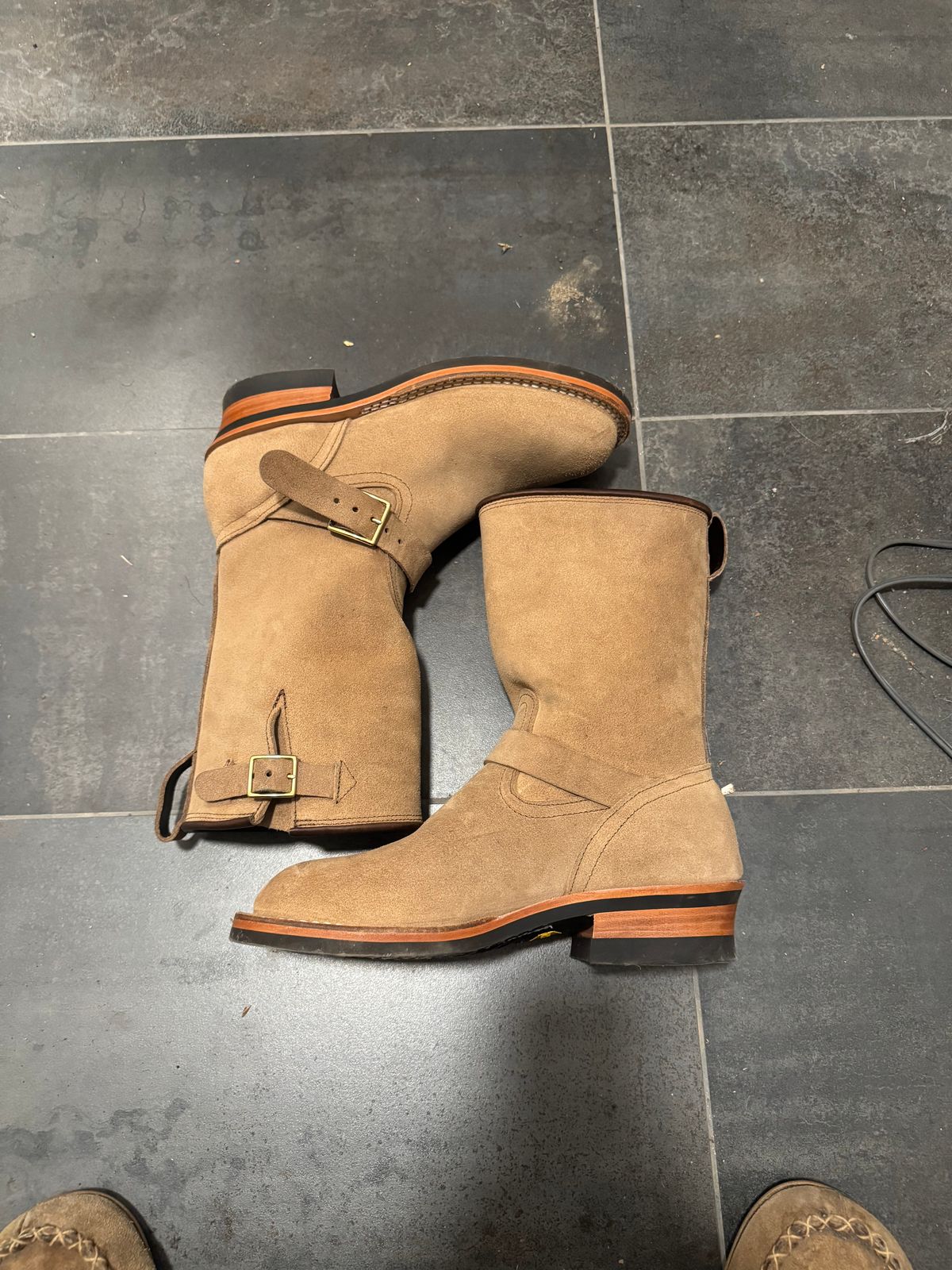 Photo by sfiegi on October 2, 2025 of the Nicks Brakeman in Horween Brown Chromexcel Roughout.