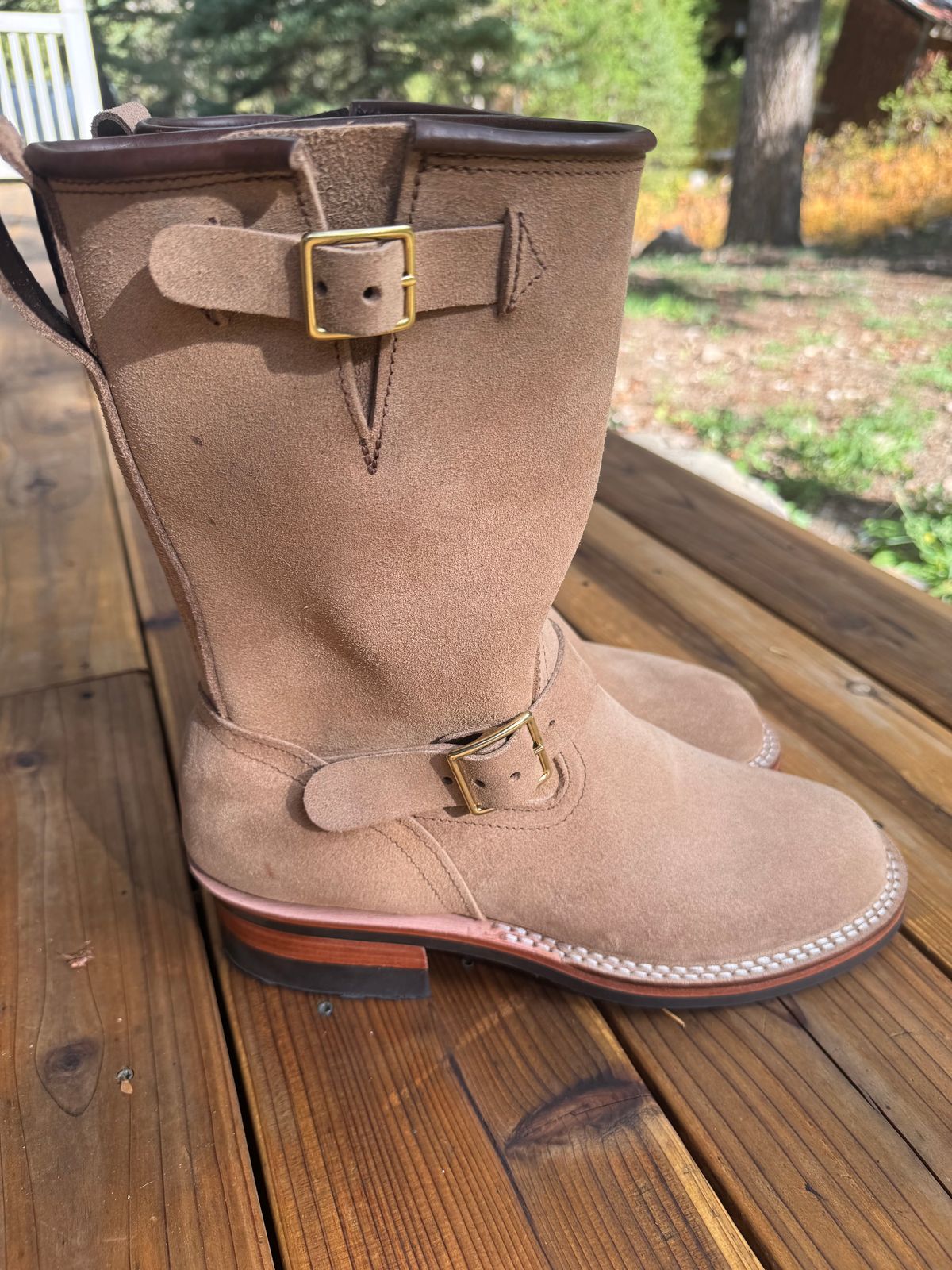 Photo by sfiegi on September 29, 2025 of the Nicks Brakeman in Horween Brown Chromexcel Roughout.