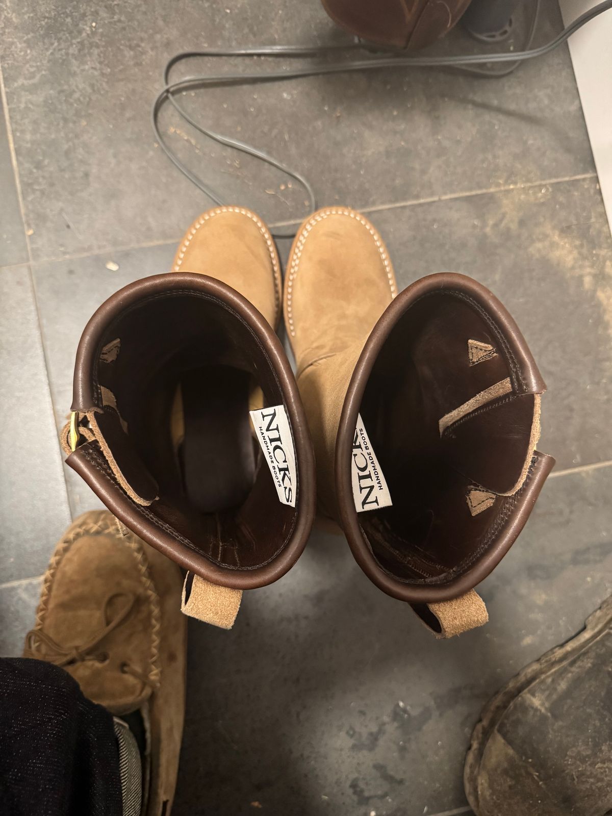Photo by sfiegi on October 2, 2025 of the Nicks Brakeman in Horween Brown Chromexcel Roughout.