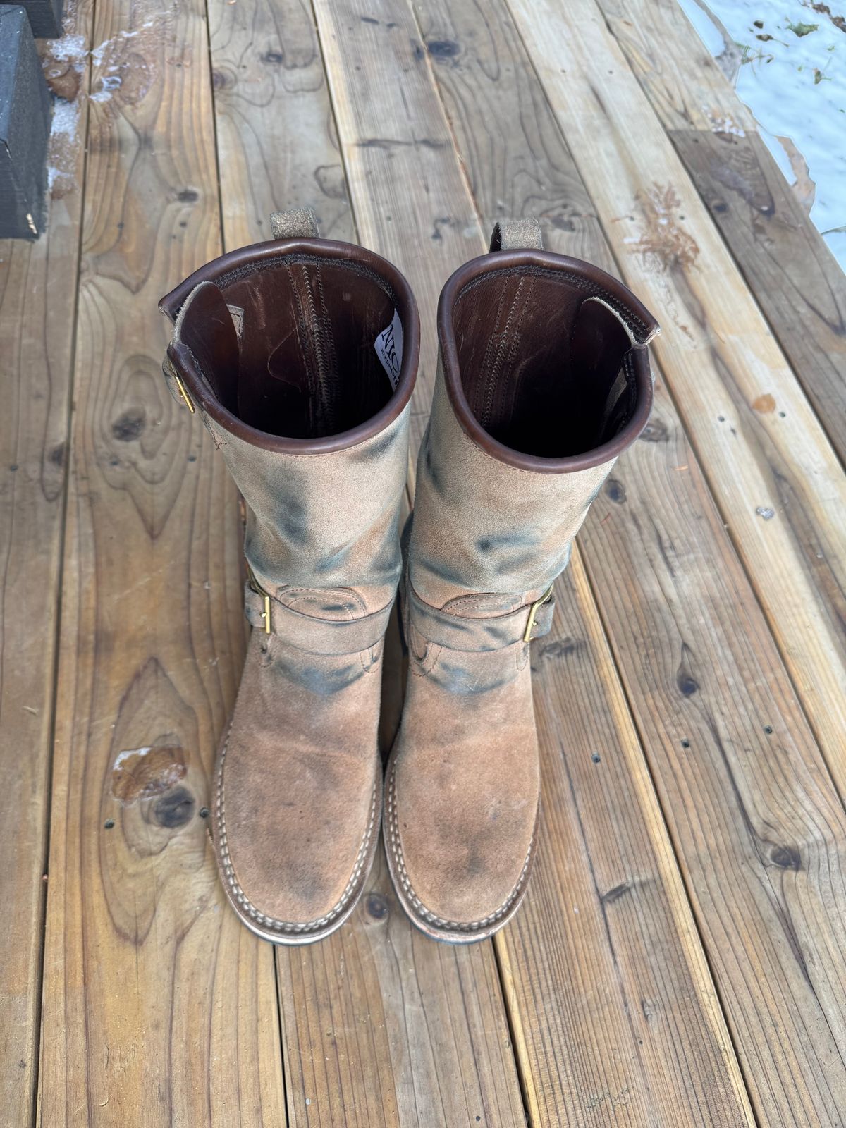 Photo by sfiegi on January 1, 2026 of the Nicks Brakeman in Horween Brown Chromexcel Roughout.