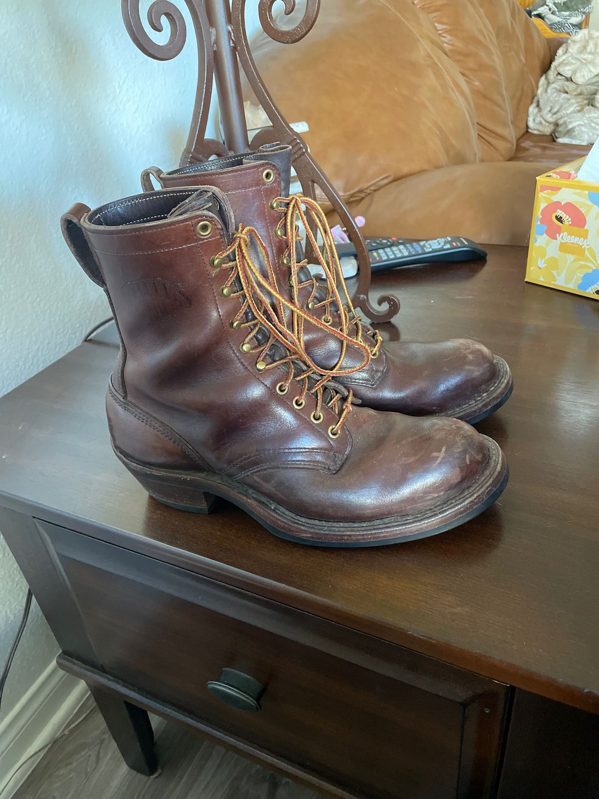 Photo by LeihMeAlone on December 15, 2024 of the White's Packer in Seidel Red Dog Oil Tan.