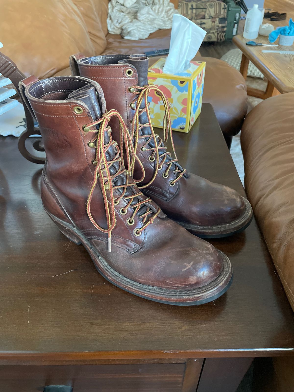 Photo by LeihMeAlone on December 16, 2024 of the White's Packer in Seidel Red Dog Oil Tan.