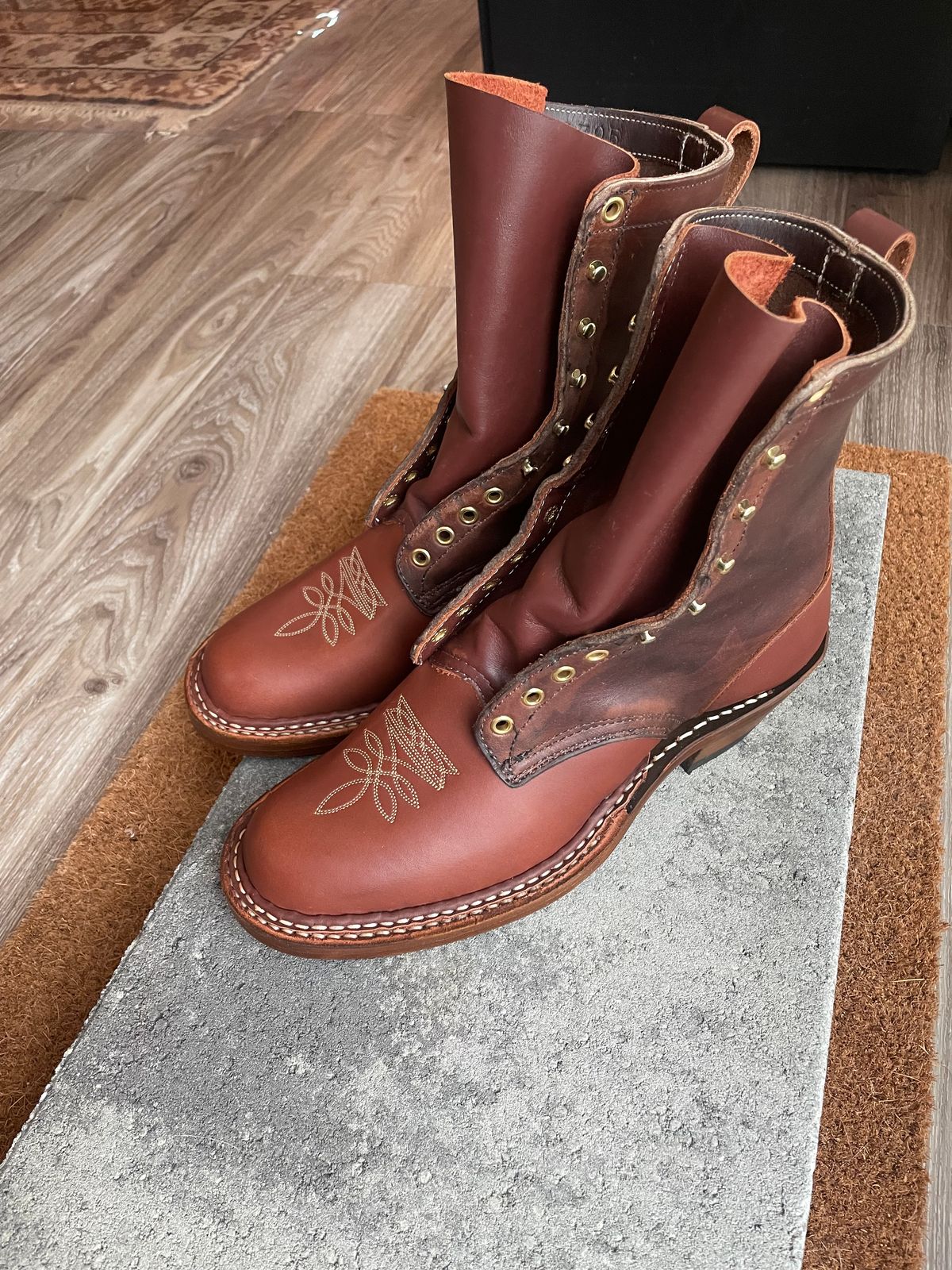 Photo by LeihMeAlone on May 17, 2026 of the White's Packer in Seidel Red Dog Oil Tan.