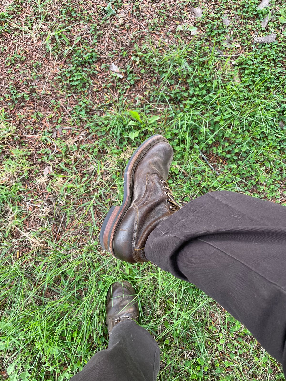 Photo by LeihMeAlone on August 9, 2025 of the White's 350 Cruiser in Horween Cinnamon Waxed Flesh.