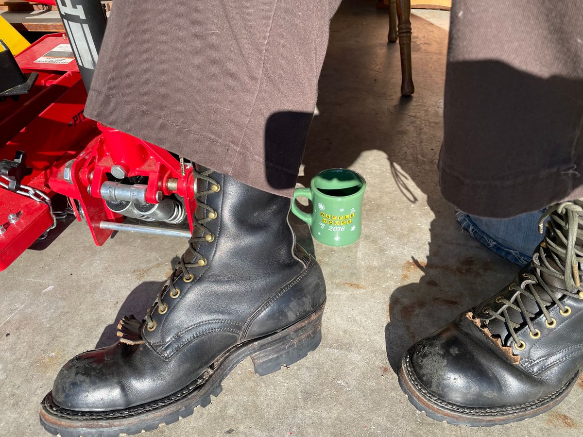 Photo by LeihMeAlone on January 9, 2026 of the White's Smokejumper in Seidel Black Oil Tan.