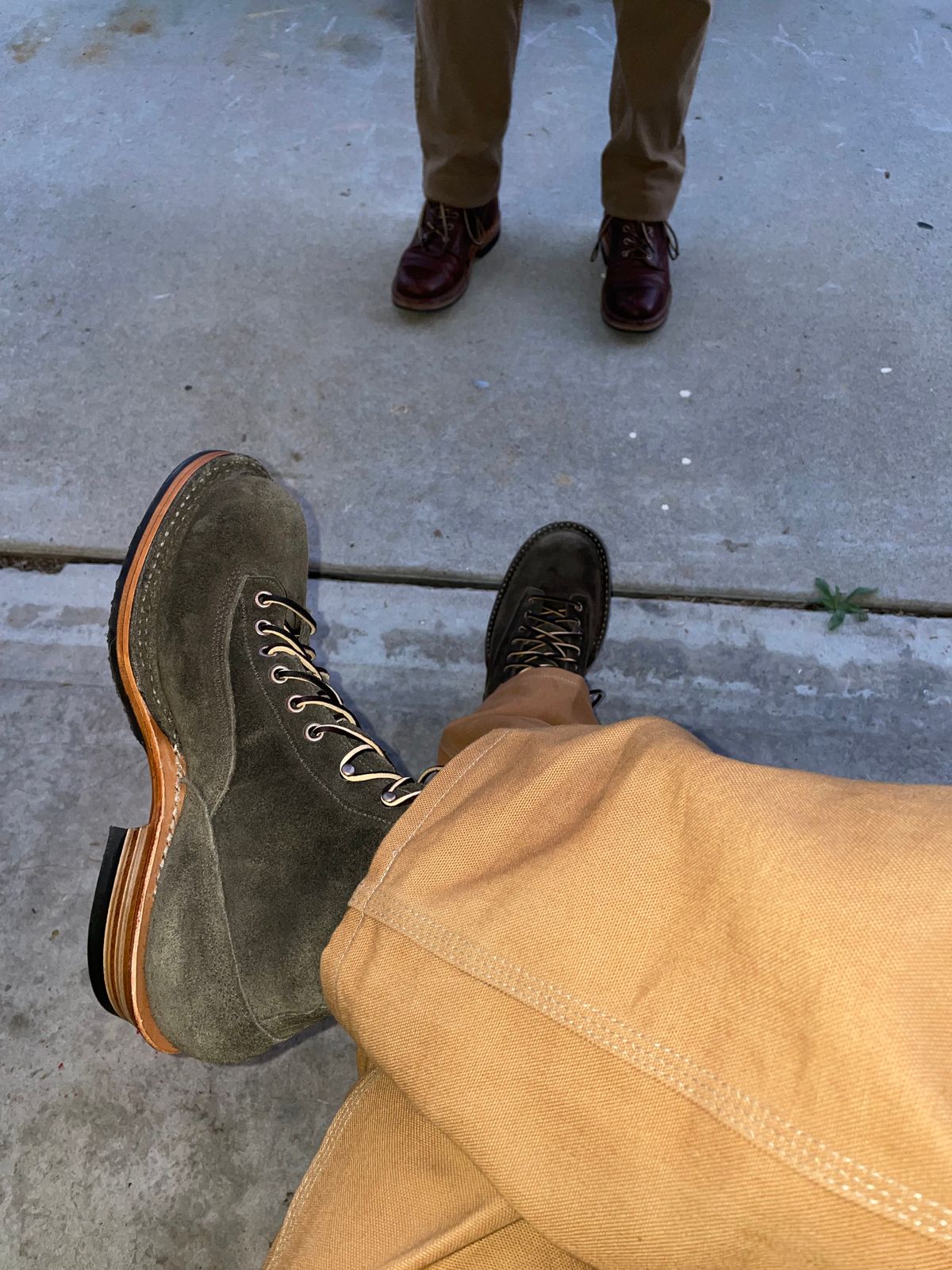 Photo by LeihMeAlone on November 29, 2025 of the White's 355LTTHC Cutter in C. F. Stead Army Green Desert Oasis.