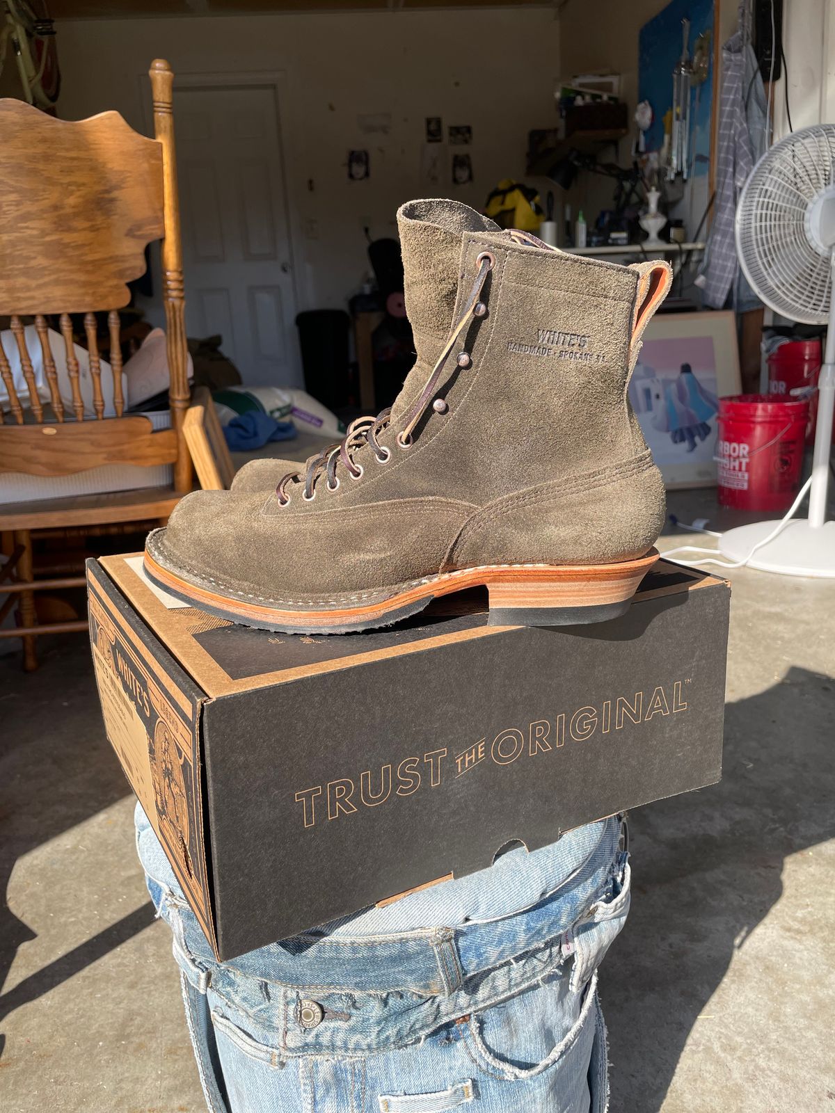 Photo by LeihMeAlone on November 29, 2025 of the White's 355LTTHC Cutter in C. F. Stead Army Green Desert Oasis.