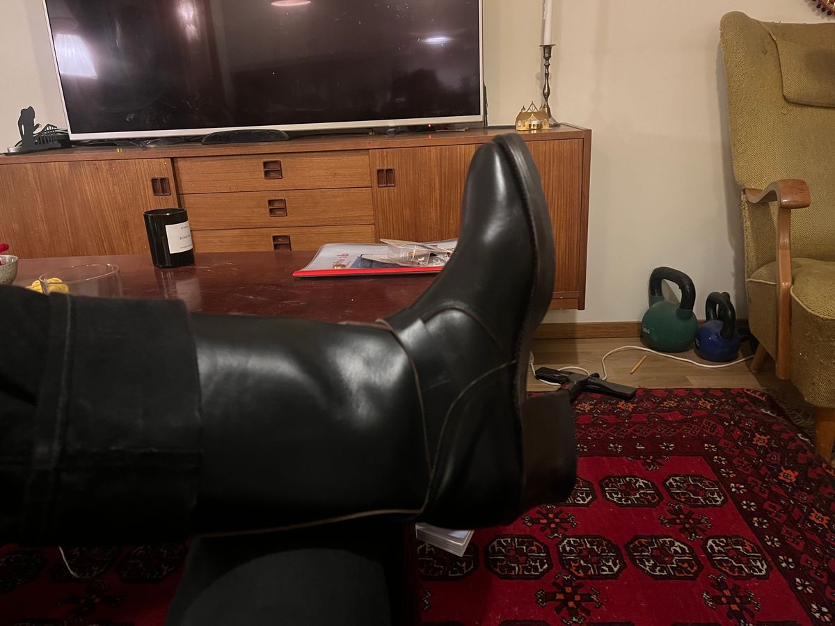 Photo by NCF on January 28, 2025 of the Bright Shoemakers Vulture in Horween Black Teacore Chromexcel.