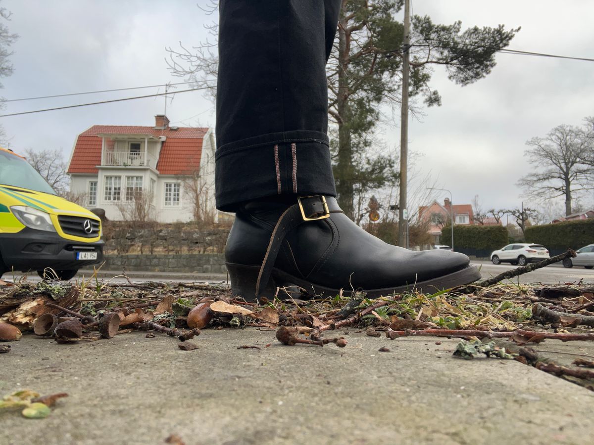 Photo by NCF on February 7, 2025 of the Bright Shoemakers Vulture in Horween Black Teacore Chromexcel.