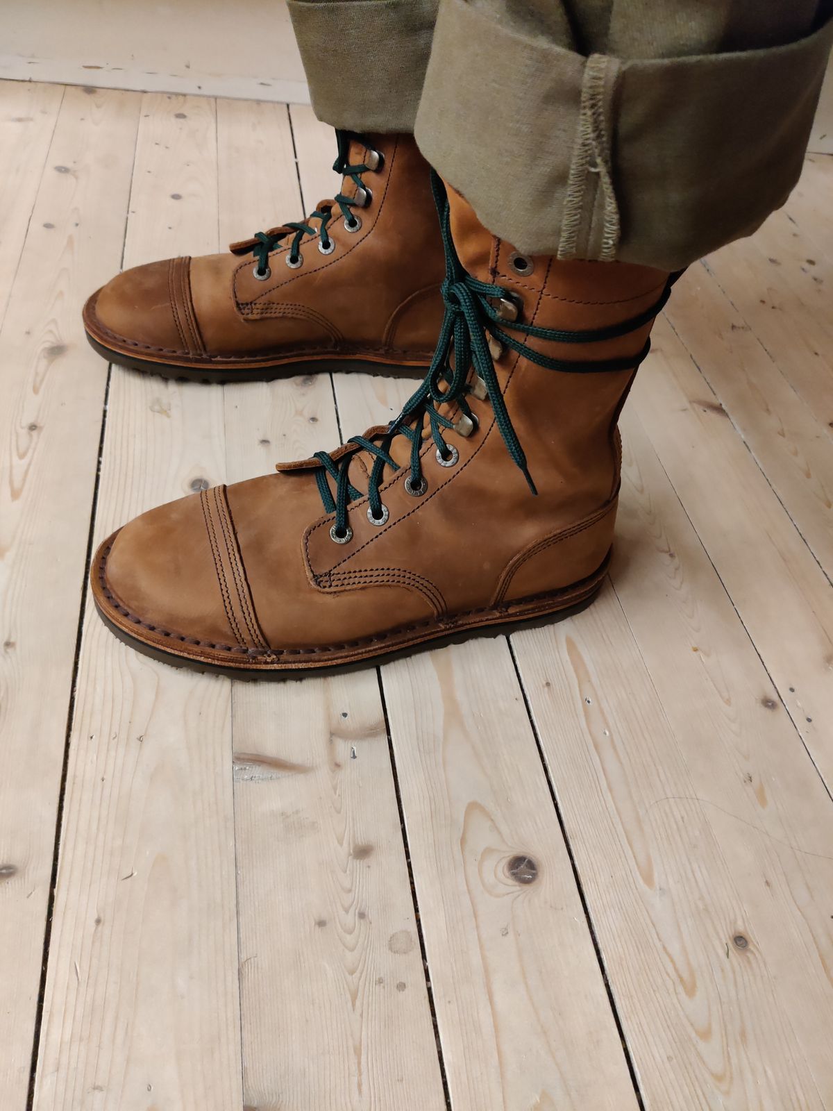 Photo by Pitekonglomerat on March 25, 2026 of the Jim Green Barefoot African Trooper in Fudge Crazy Horse.