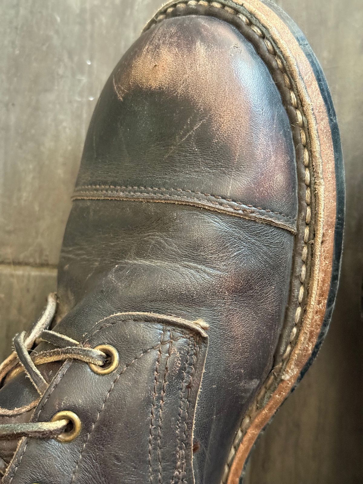 Photo by ludwigvan88 on October 15, 2025 of the White's Semi-Dress in Seidel Black Dress.