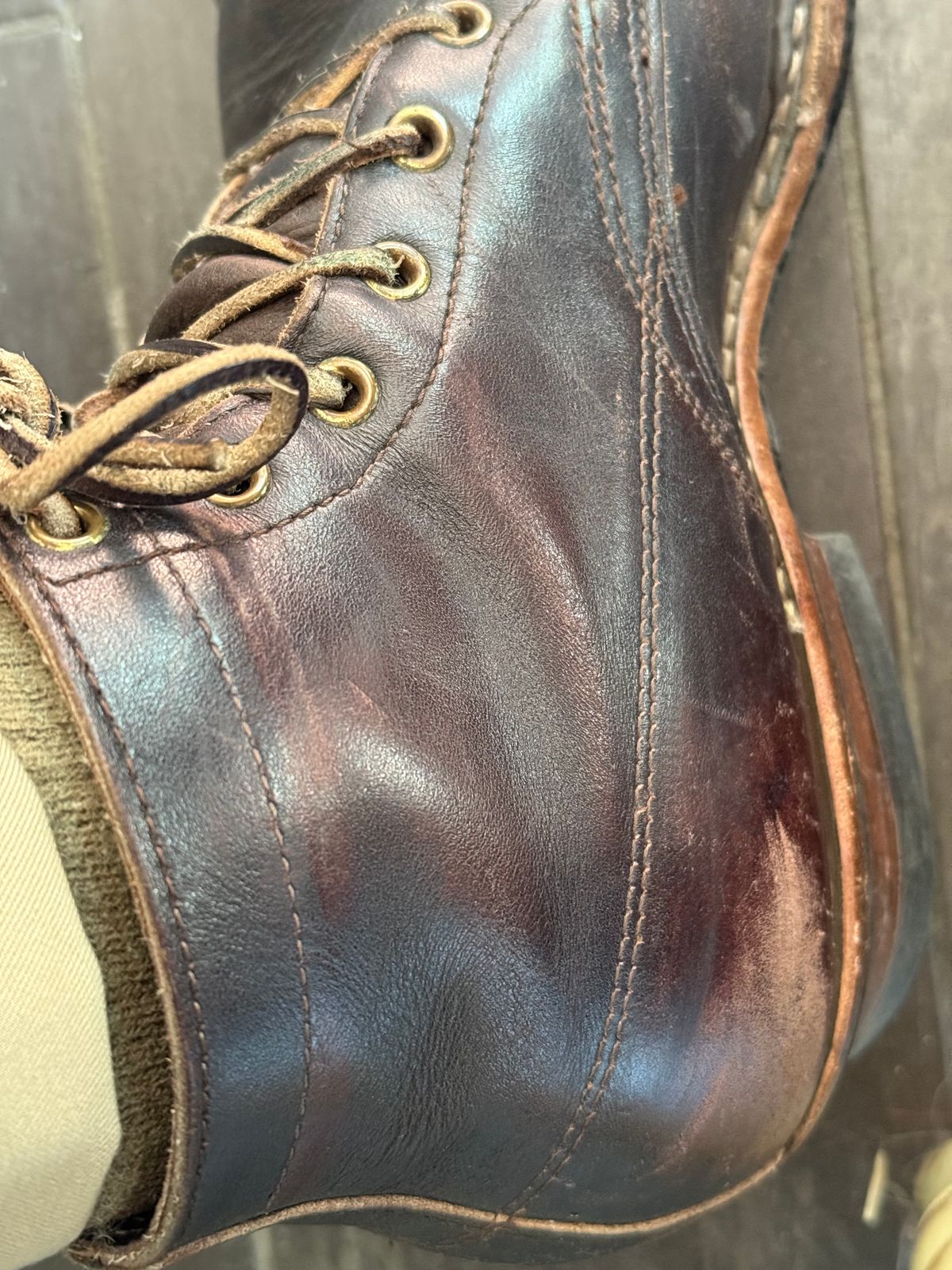 Photo by ludwigvan88 on October 15, 2025 of the White's Semi-Dress in Seidel Black Dress.