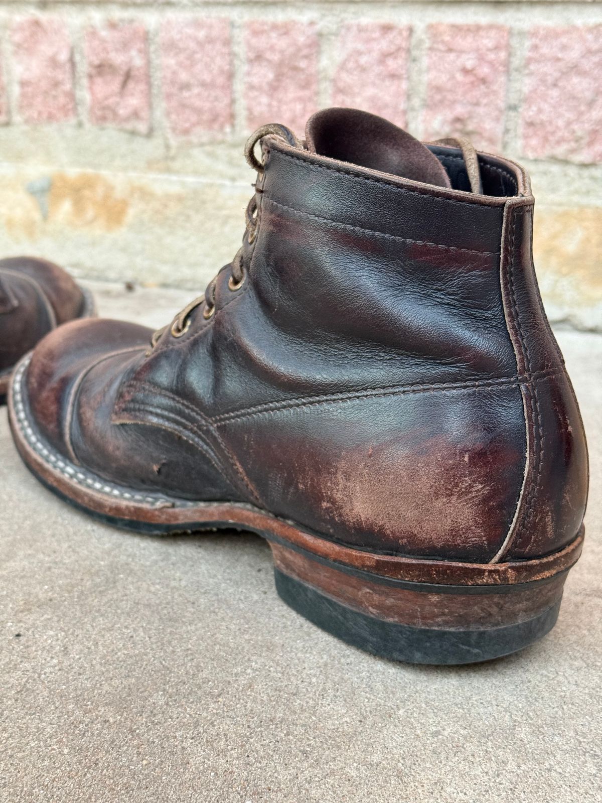 Photo by ludwigvan88 on February 26, 2026 of the White's Semi-Dress in Seidel Black Dress.