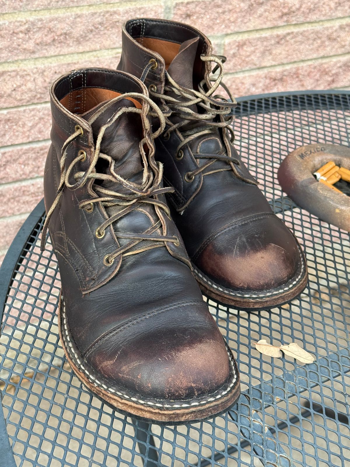 Photo by ludwigvan88 on April 6, 2026 of the White's Semi-Dress in Seidel Black Dress.