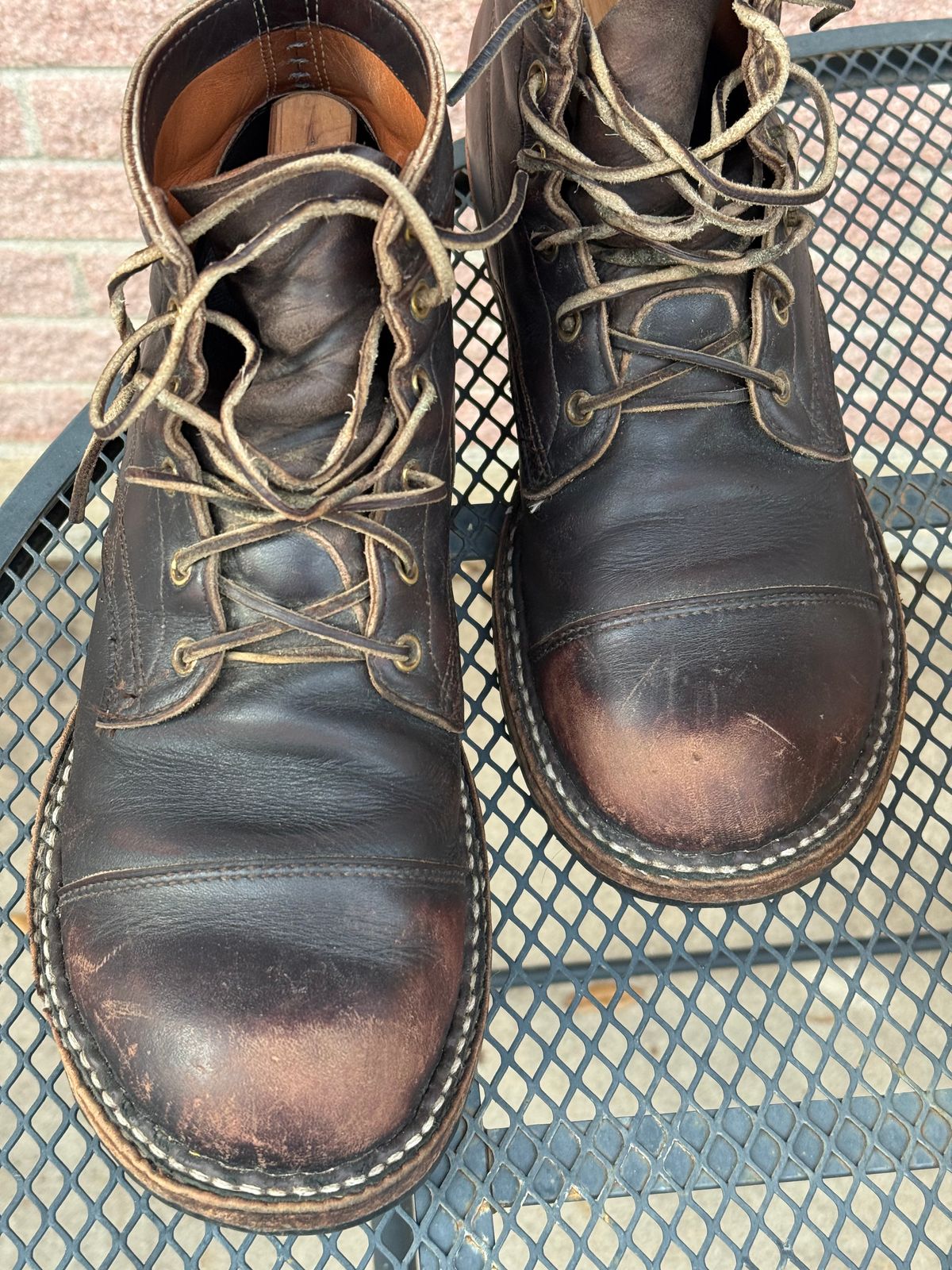 Photo by ludwigvan88 on April 6, 2026 of the White's Semi-Dress in Seidel Black Dress.