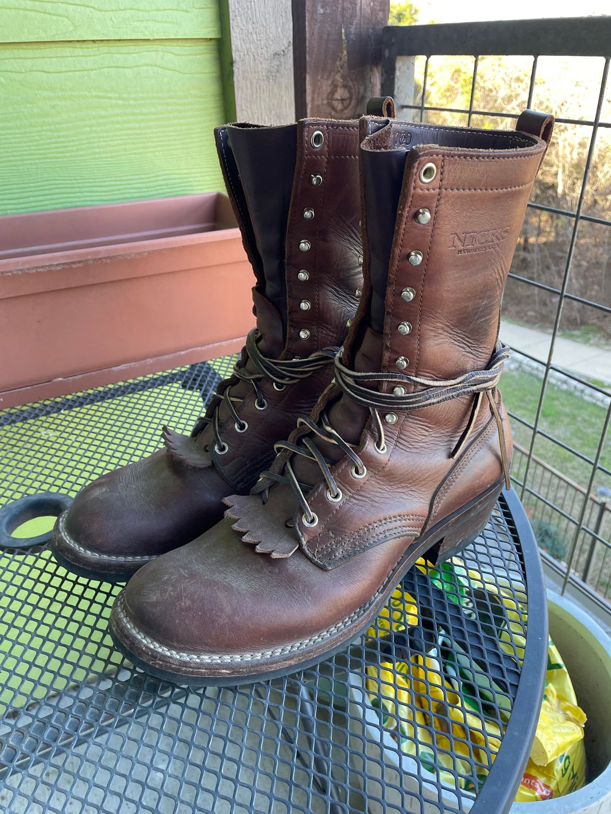 Photo by ludwigvan88 on February 23, 2024 of the Nicks BuilderPro in Seidel 1964 Brown.