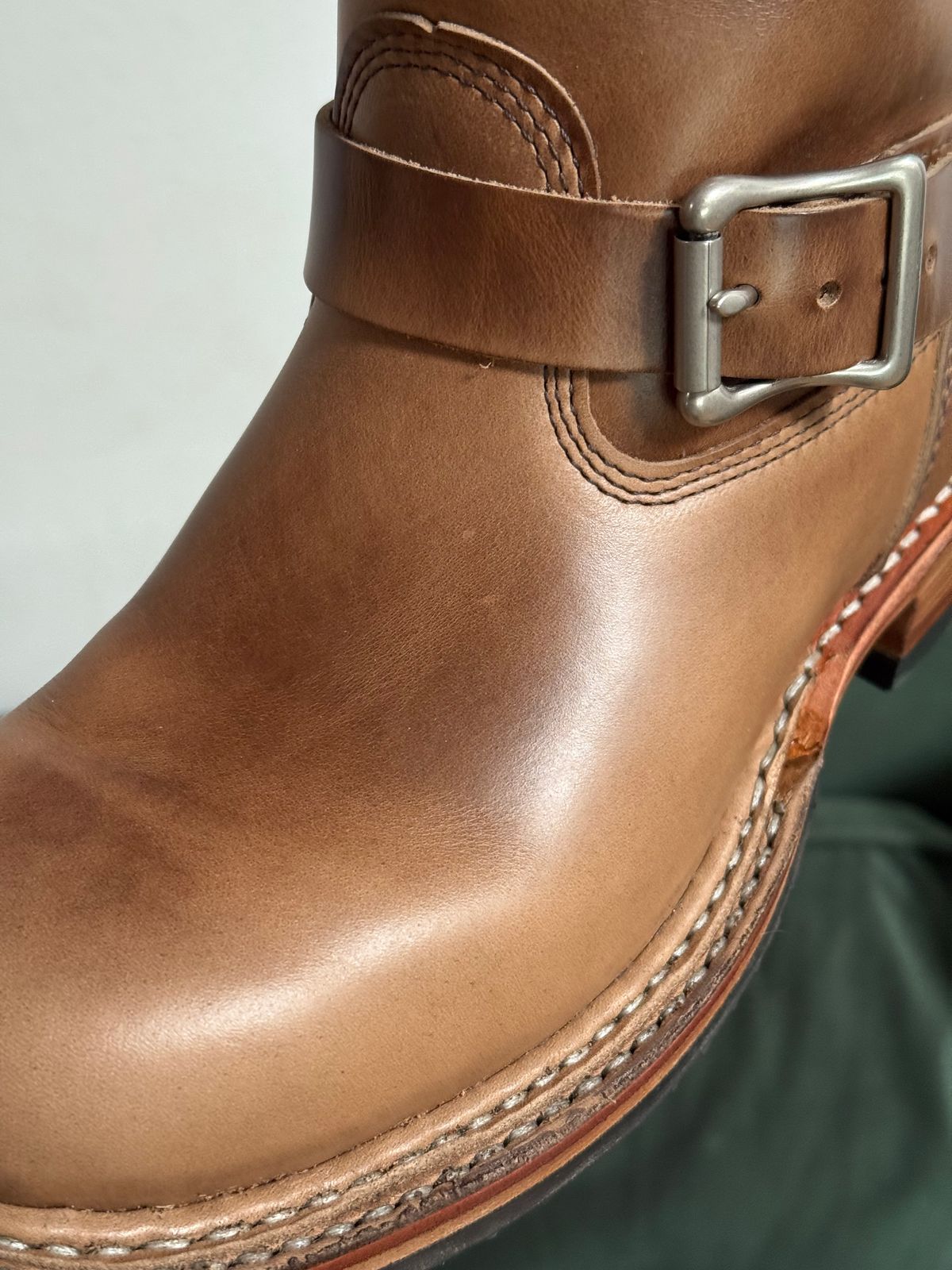 Photo by ludwigvan88 on April 8, 2025 of the White's Nomad Engineer Boots in Horween Natural Chromexcel.