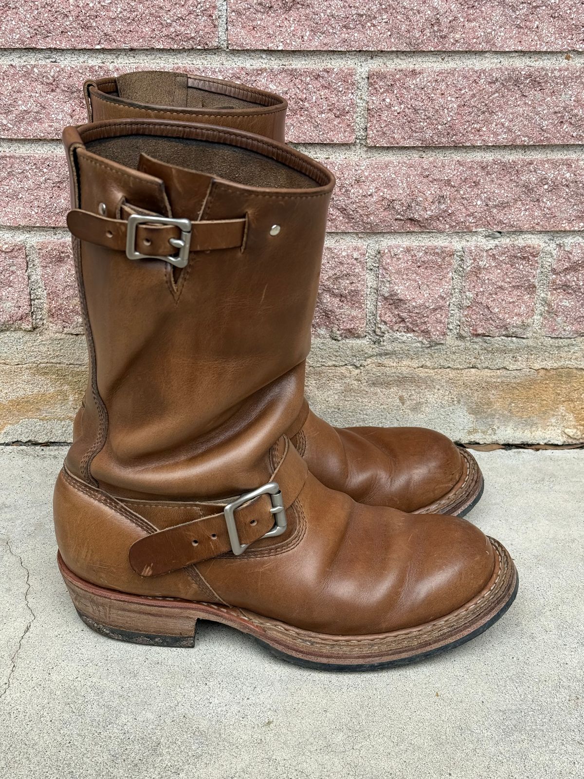 Photo by ludwigvan88 on July 19, 2025 of the White's Nomad Engineer Boots in Horween Natural Chromexcel.