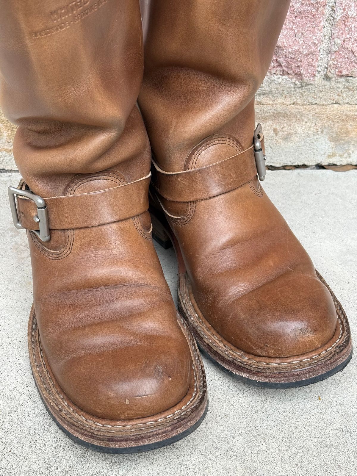 Photo by ludwigvan88 on July 19, 2025 of the White's Nomad Engineer Boots in Horween Natural Chromexcel.