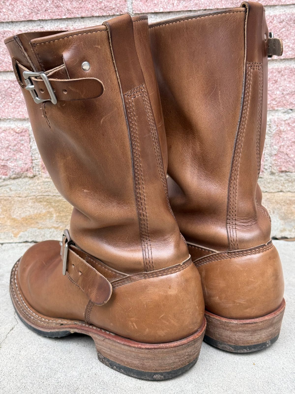 Photo by ludwigvan88 on July 19, 2025 of the White's Nomad Engineer Boots in Horween Natural Chromexcel.