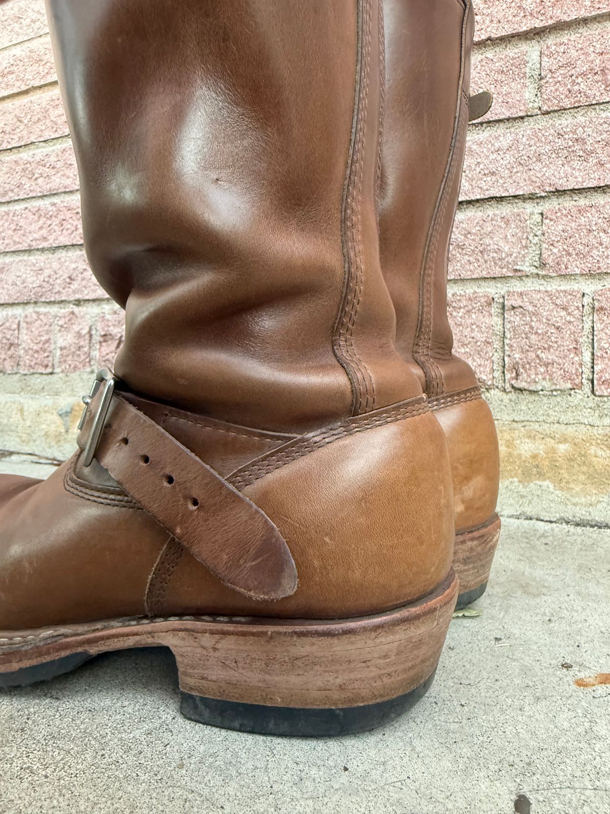 Photo by ludwigvan88 on October 31, 2025 of the White's Nomad Engineer Boots in Horween Natural Chromexcel.