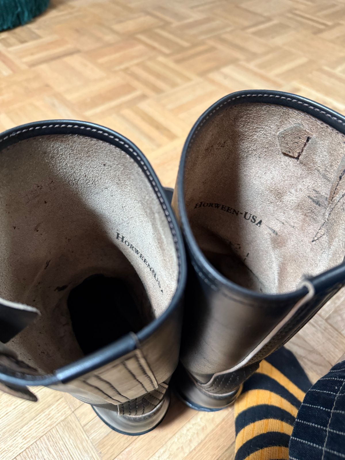 Photo by ludwigvan88 on November 9, 2024 of the Wesco Mister Lou in Horween Black Chromexcel Horsehide.