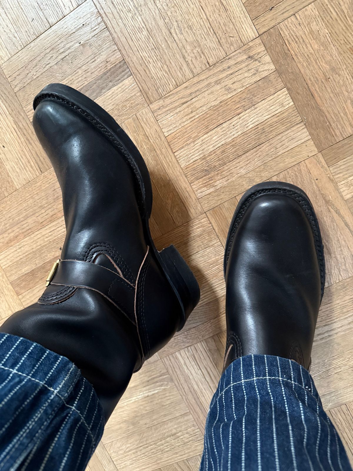 Photo by ludwigvan88 on November 9, 2024 of the Wesco Mister Lou in Horween Black Chromexcel Horsehide.