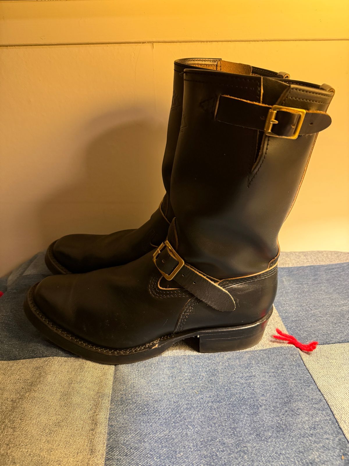Photo by ludwigvan88 on November 25, 2024 of the Wesco Mister Lou in Horween Black Chromexcel Horsehide.