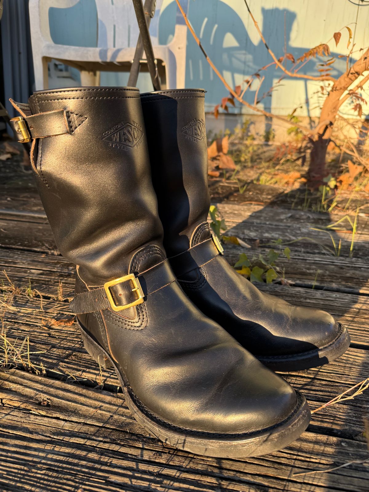 Photo by ludwigvan88 on January 21, 2025 of the Wesco Mister Lou in Horween Black Chromexcel Horsehide.